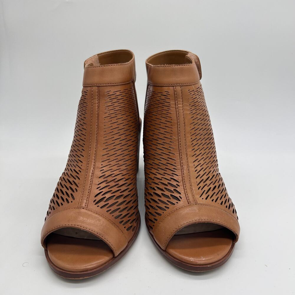 Vince Camuto Lavette Brown Perforated Peep Toe Bootie Block Heel Sandals size 9 - Picture 3 of 8